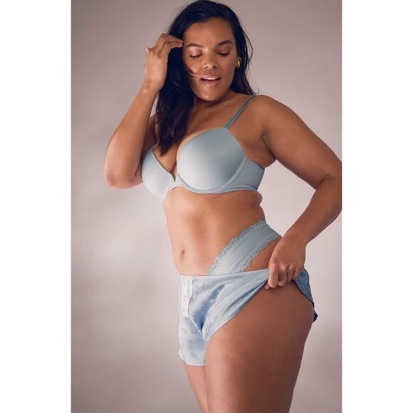 NWT- VICTORIAS SECRET LACE TRIMMED BRAZILIAN- size MEDIUM - Picture 3 of 3